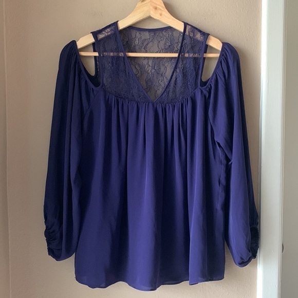 PARKER Silk Cold Shoulder Balloon Sleeve Blouse - Picture 2 of 9